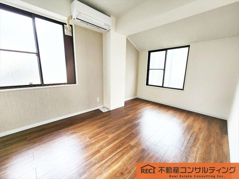 カサベルデ青谷の洋室