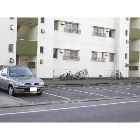 コーポ浅井の駐車場