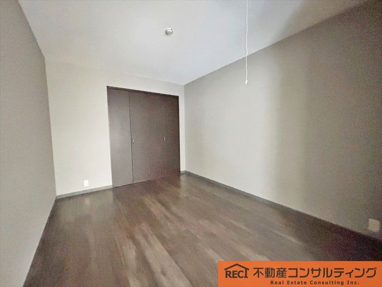 本山南パークマンションの洋室|使い勝手の良いL字キッチン