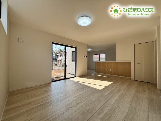 東松山市石橋　3期　新築一戸建て　ずっとプラス　01の居間・リビング