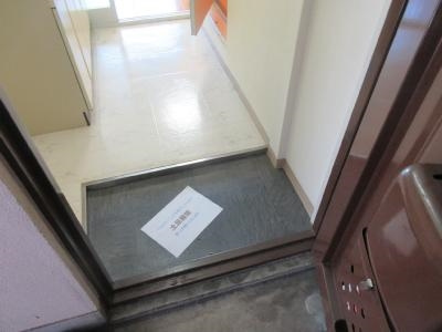 御池ハイツの玄関