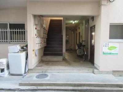 御池ハイツのエントランス