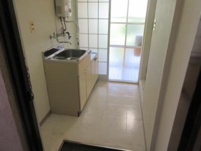 御池ハイツの内装|玄関から～