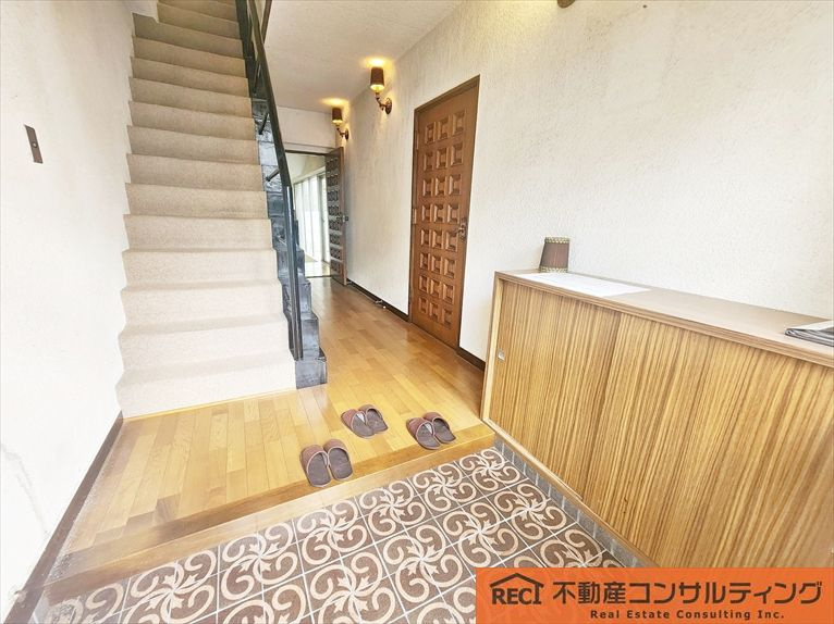 神戸市東灘区森北町5丁目　中古戸建の玄関
