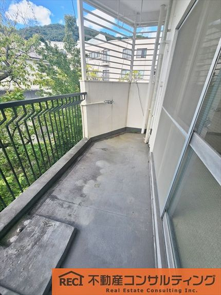 神戸市東灘区森北町5丁目　中古戸建のバルコニー