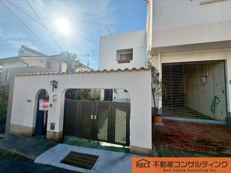 神戸市東灘区森北町5丁目　中古戸建のエントランス