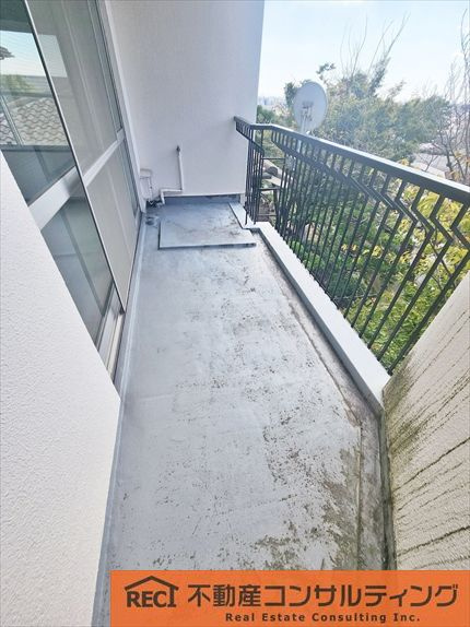 神戸市東灘区森北町5丁目　中古戸建のバルコニー