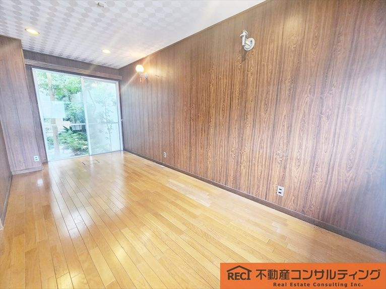 神戸市東灘区森北町5丁目　中古戸建の洋室