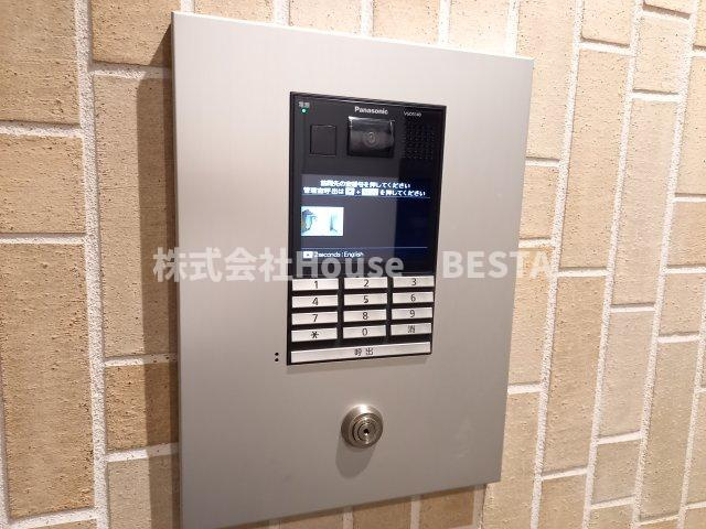 クロスレジデンス神戸元町のエントランス