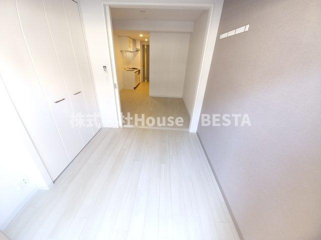 クロスレジデンス神戸元町の洋室