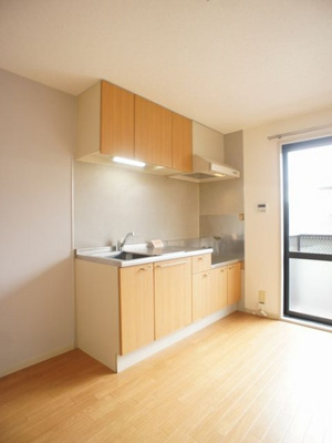 【キッチン】 | コーポラスビックツリーA | 便利な吊戸棚が付いています♪