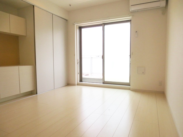 リブリ・八番館の居間・リビング