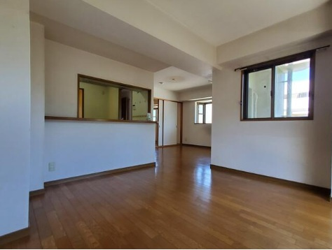 須磨一ノ谷グリーンハイツB棟の居間・リビング