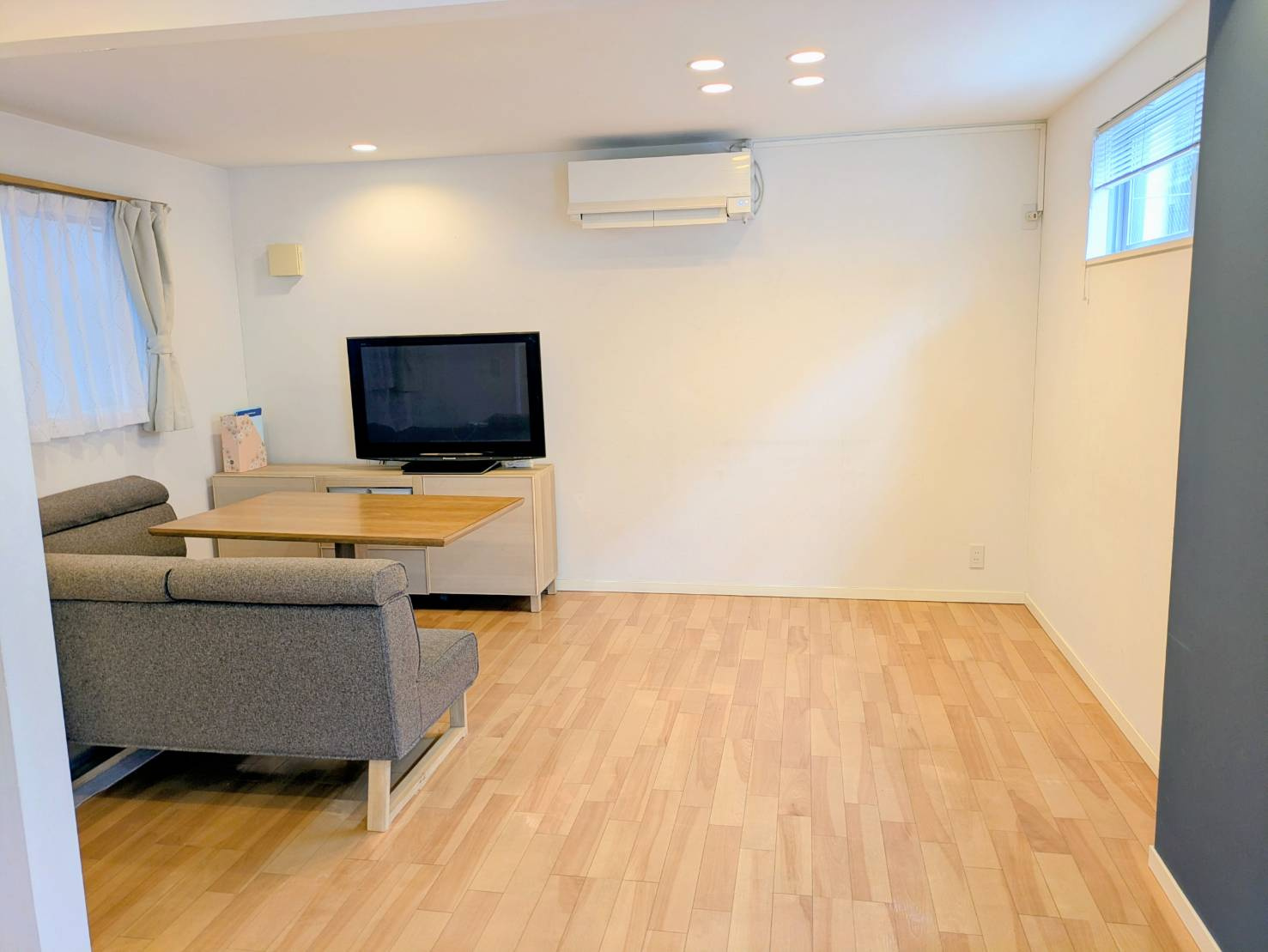 【居間・リビング】の画像