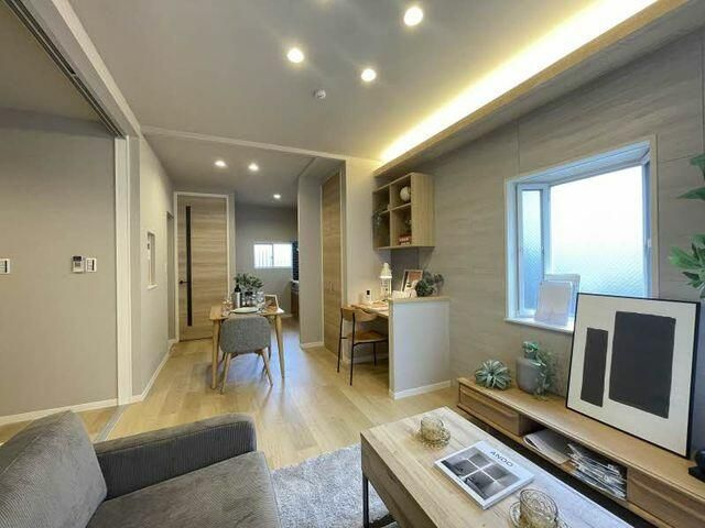 グリ－ンセフィラＢの居間・リビング|家具等は設置イメージです。