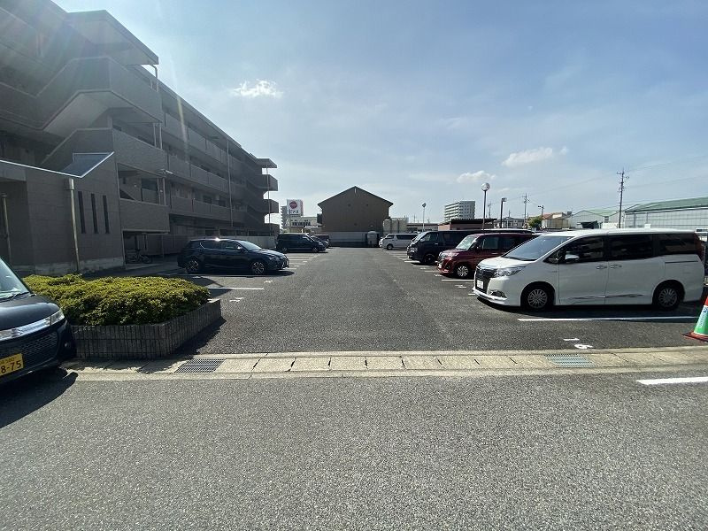 グランメール　トーエイ　　刈谷市の賃貸ならクラスホーム刈谷店の駐車場