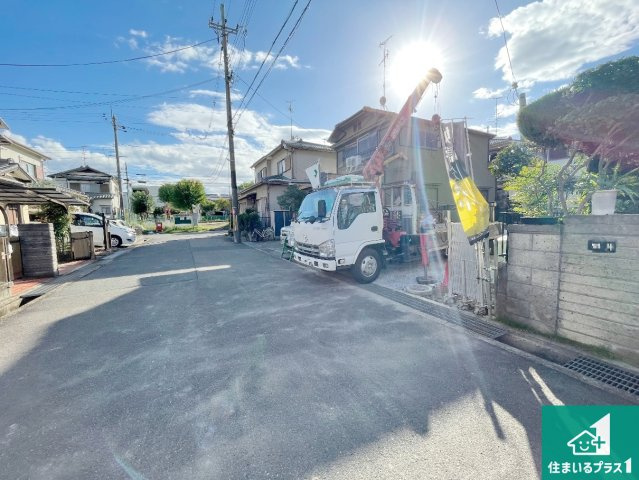 京田辺市草内八田　第1期　新築一戸建ての外観|周辺は落ち着いた街並みの住宅地！子育てがしやすい住環境です！まだ未完成ですが、現地でしかわからない事もございます。是非一度ご覧ください。