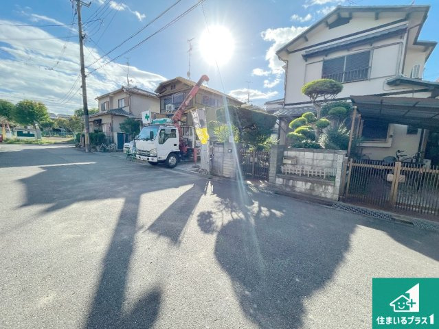 京田辺市草内八田　第1期　新築一戸建ての前面道路含む現地写真|周辺は落ち着いた街並みの住宅地！子育てがしやすい住環境です！まだ未完成ですが、現地でしかわからない事もございます。是非一度ご覧ください。