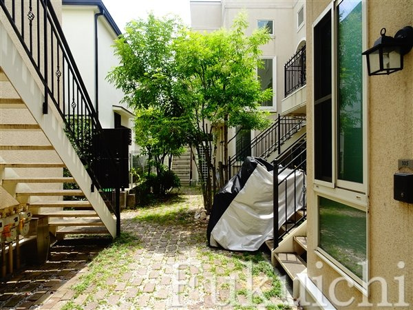 グランエッグス学芸大学のロビー