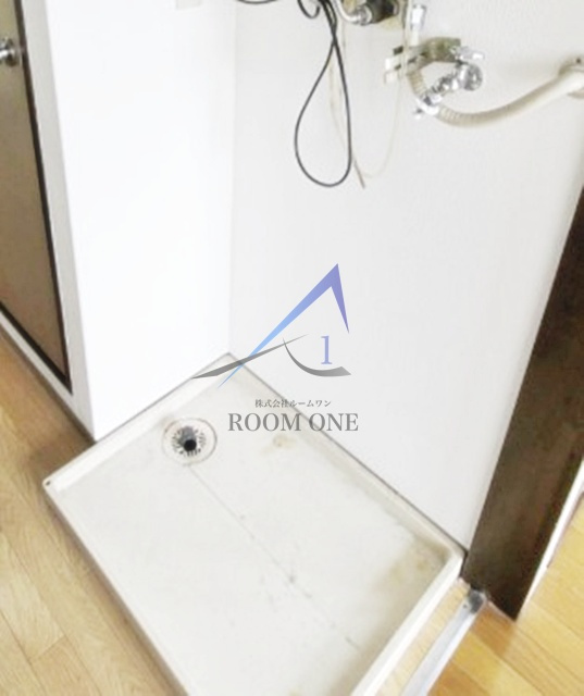 サンヒルズ日吉の設備|洗濯機置き場です。