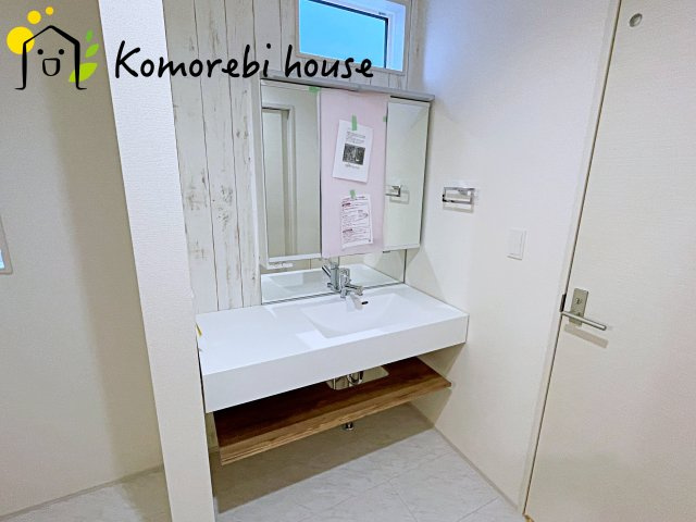 さいたま市見沼区深作3丁目　新築一戸建て　ブルーミングガーデン　01の独立洗面台|12/25　撮影済み