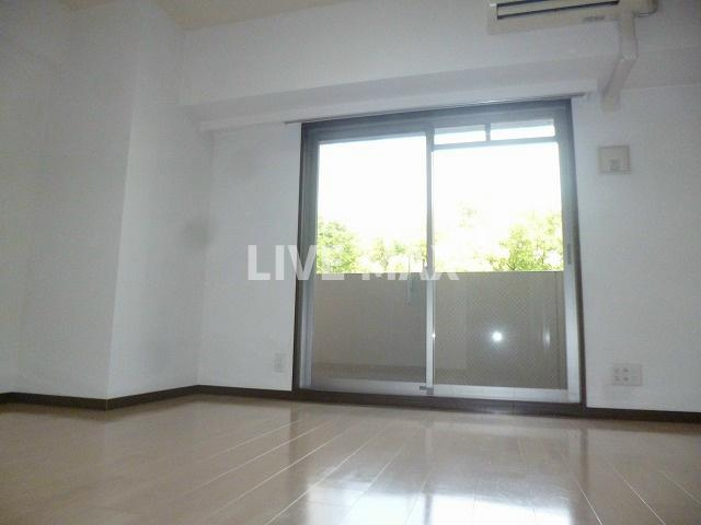 【居間・リビング】クリスタルグランツ京都御所西 