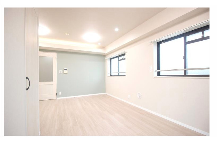 リヴァージュ志木の居間・リビング|角部屋のため日当たりがよく、開放感があります