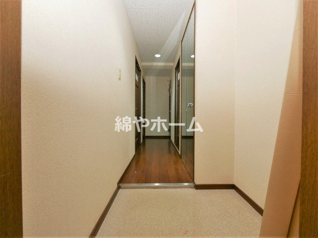 パレーシャル難波の玄関|明るい玄関です