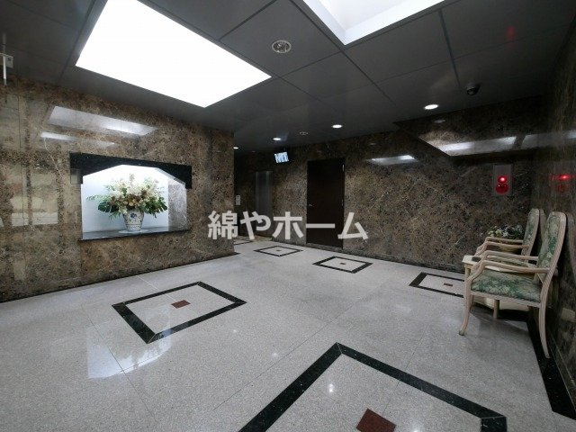 パレーシャル難波のロビー|ゆとりのあるロビーです