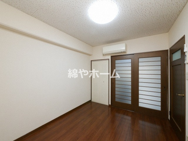 パレーシャル難波の洋室|スタンダードな洋室です