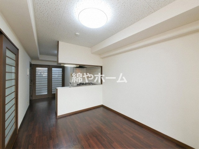 パレーシャル難波の居間・リビング|ゆったりとした居間です