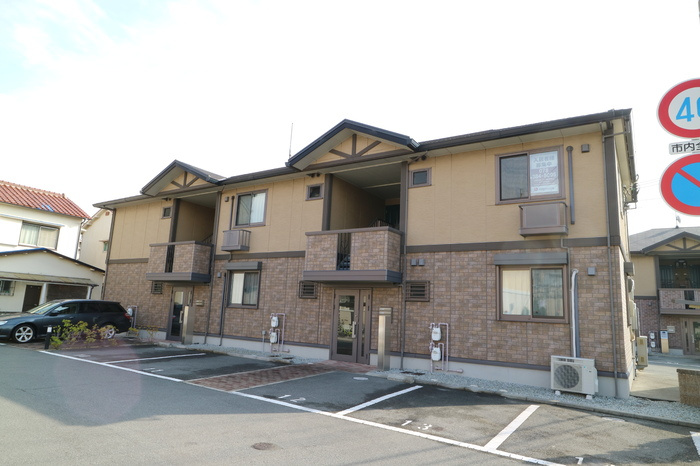 リビングタウン魚住B棟