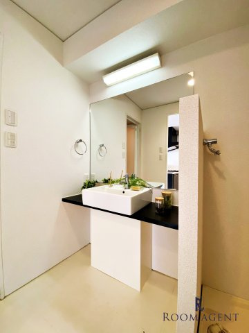 スクエア名駅南の洗面所