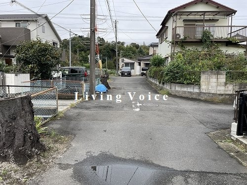 【前面道路含む現地写真】 | 【仲介手数料０円】綾瀬市落合南9丁目　中古一戸建て | 【仲介手数料０円】綾瀬市落合南9丁目　中古一戸建て