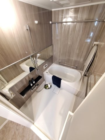 セレスト吉川のエントランス|建物の内部です