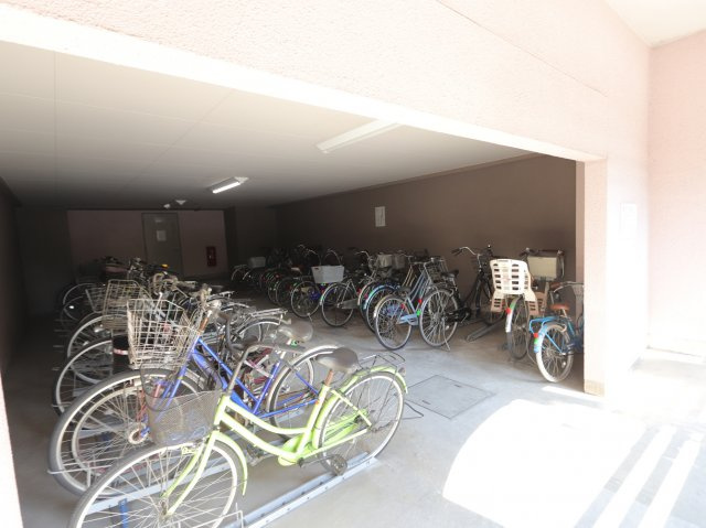 セレスト吉川の駐輪場|駐輪場です