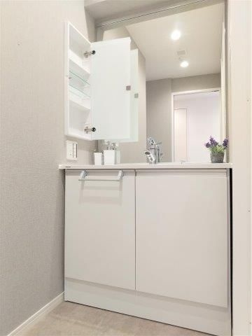 日生ハイツの独立洗面台