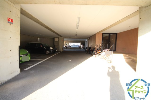 コスタデル明石の駐車場