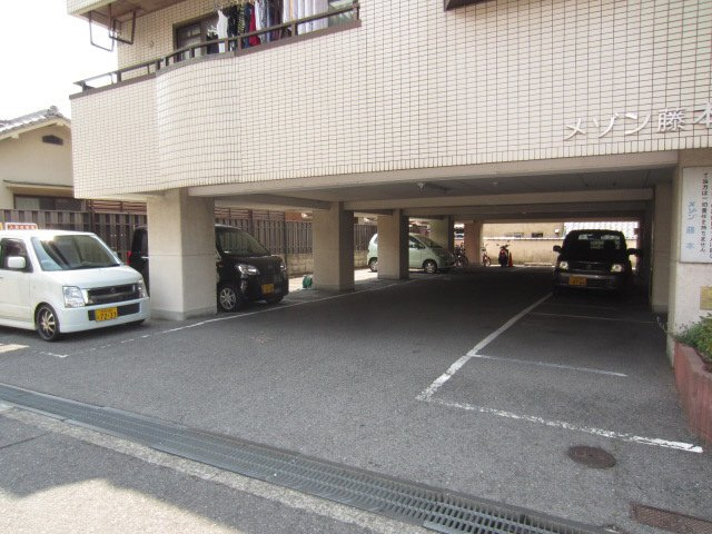 【駐車場】