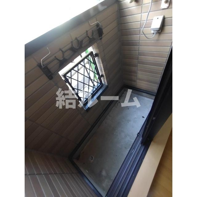 豊島区千早３丁目のアパートのバルコニー