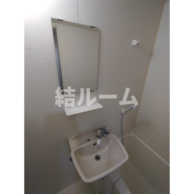 豊島区千早３丁目のアパートの洗面所