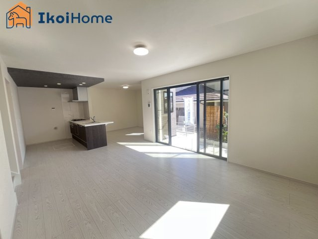 明石市朝霧山手町　新築戸建　全2棟　2号地の居間・リビング|ホームページに現地動画掲載中】●年中無休：当日予約可●フロア－コーティングなどローンに組込む事も可能