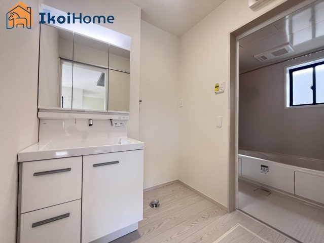 明石市朝霧山手町　新築戸建　全2棟　2号地の洗面所|【ホームページに現地動画掲載中】●年中無休：当日予約可●収納が少ないので追加工事も承ります