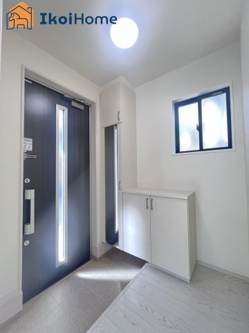 明石市朝霧山手町　新築戸建　全2棟　2号地の玄関|【ホームページに現地動画掲載中】●年中無休：当日予約可●玄関には大きなシューズボックスが完備♪