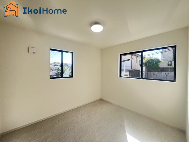 明石市朝霧山手町　新築戸建　全2棟　2号地の子供部屋|【ホームページに現地動画掲載中】●年中無休：当日予約可●カーテン・カーテンレールが付いていません。