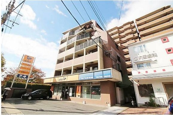 恵比須千早ビルの外観