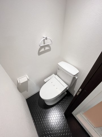 大阪市城東区関目５丁目の賃貸マンションのトイレ