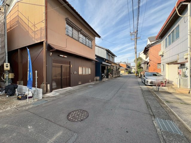リーブルガーデン　岐阜市手力町第２　全２区画分譲の前面道路含む現地写真|「現地（2025年10月21日）撮影」　
■前面道路　
■ヤマダ不動産　株式会社リライフ