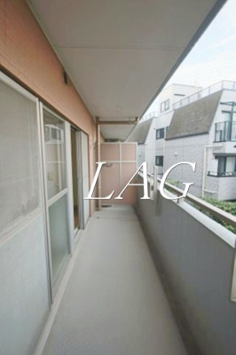 【バルコニー】 | カーロヴィレッタカサイ | バルコニーです。