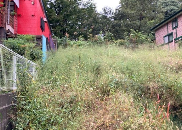 【外観】 | 人が暮らすうえで日光は大切な要素となります。日当たりの良さは譲れないポイントですね。併せて近くに大きな建築物の建築予定がないか、あるいはそれが可能な土地が近くにないか事前に確認することもお勧めします。